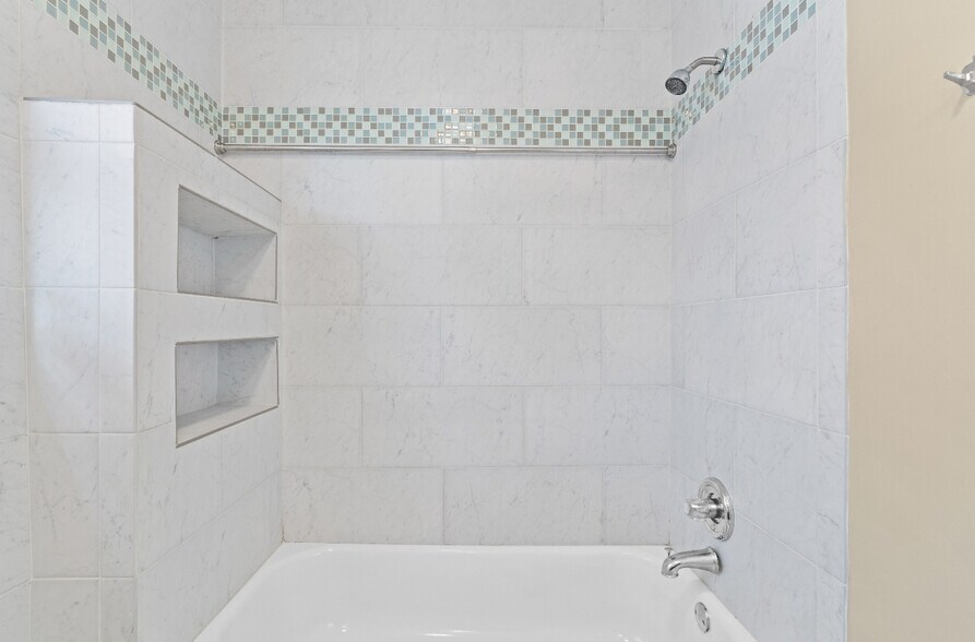 Building Photo - 873 E Livingston Ave