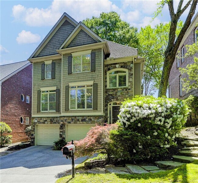 Building Photo - 2745 Lenox Rd NE