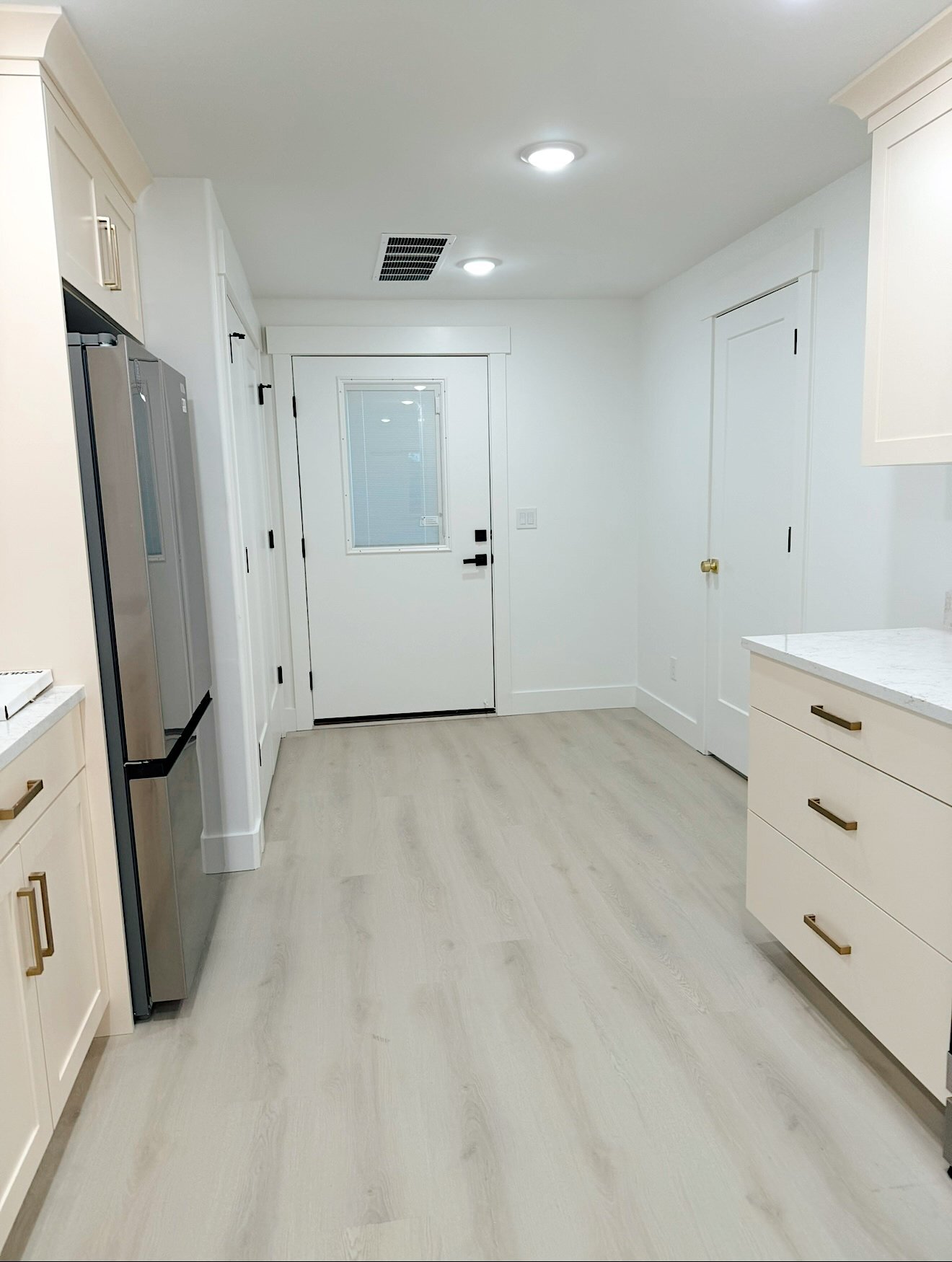 Building Photo - 266 S 1400 W