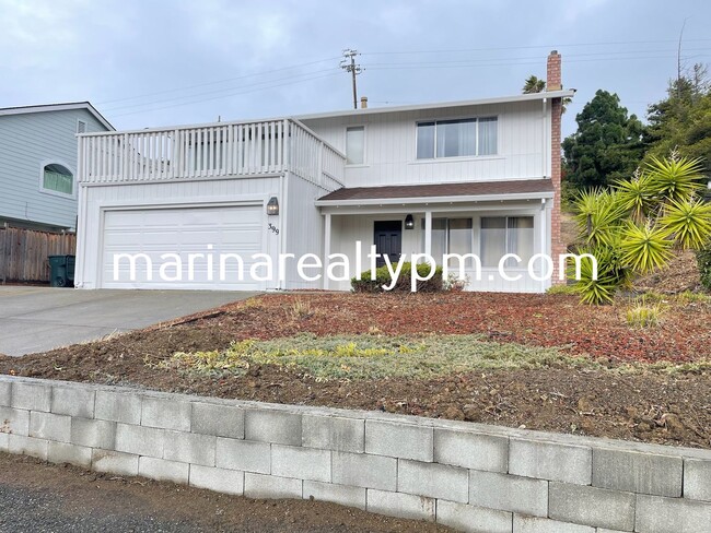 Building Photo - Two-Story Four Bedroom House With Nice Wat...