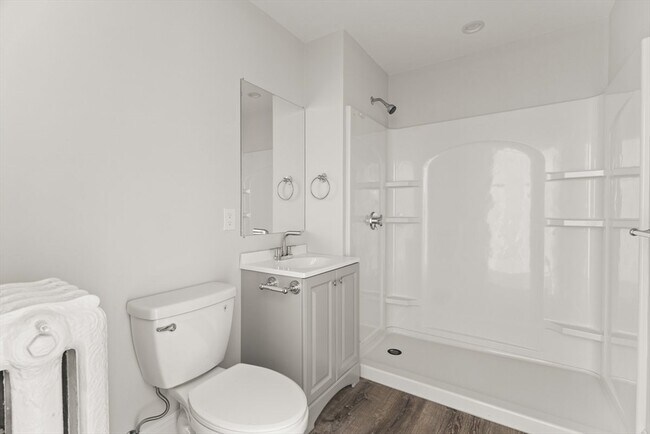 Building Photo - 22 Lewis St