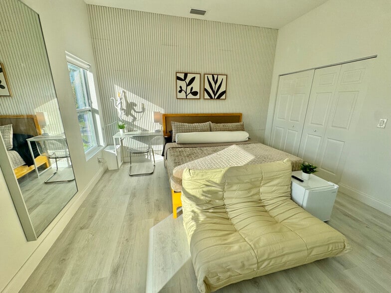 Building Photo - 3204 Karen Dr