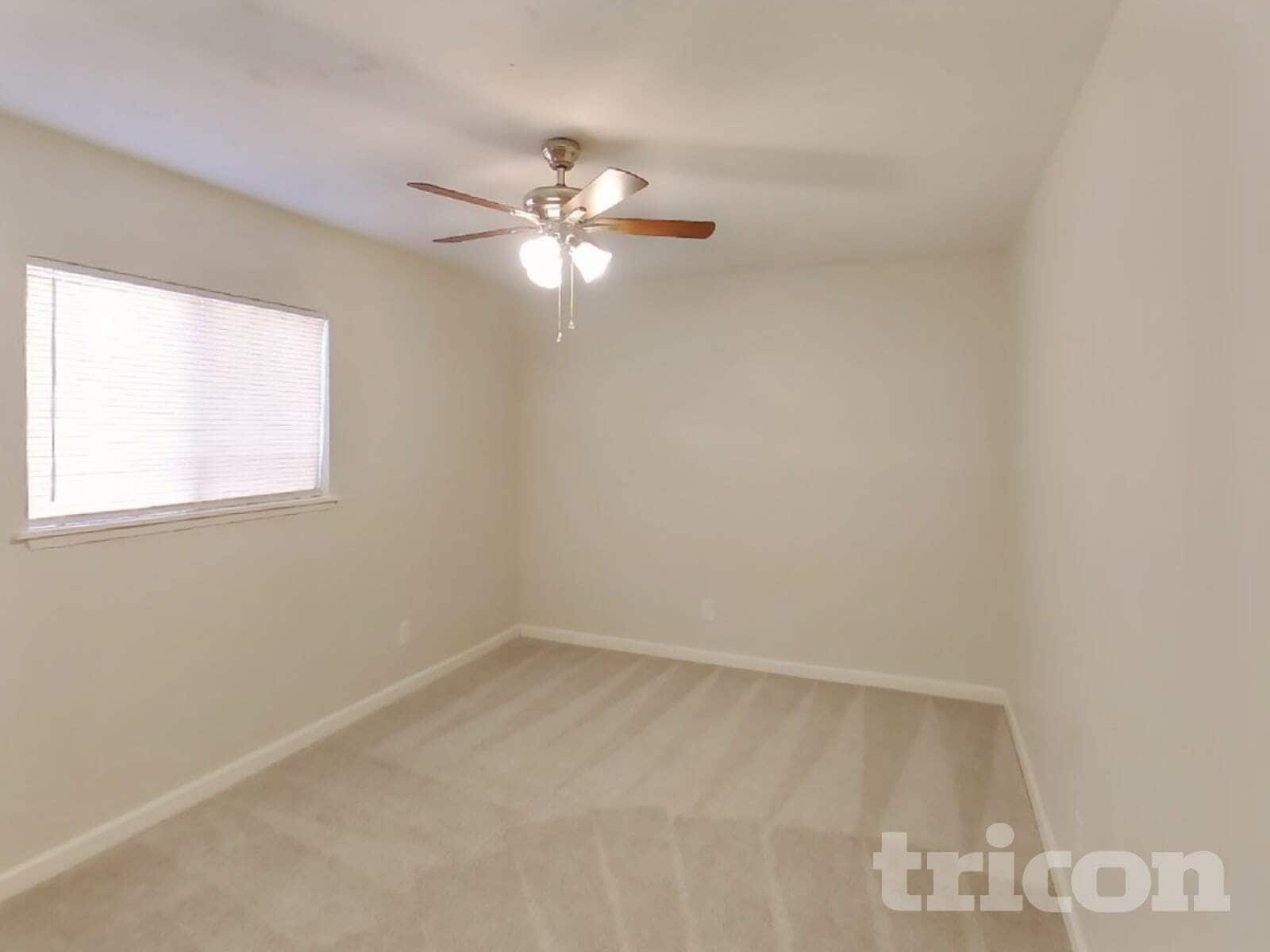 Building Photo - 2106 Newbury Dr