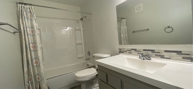 Building Photo - 706 Ouida Way