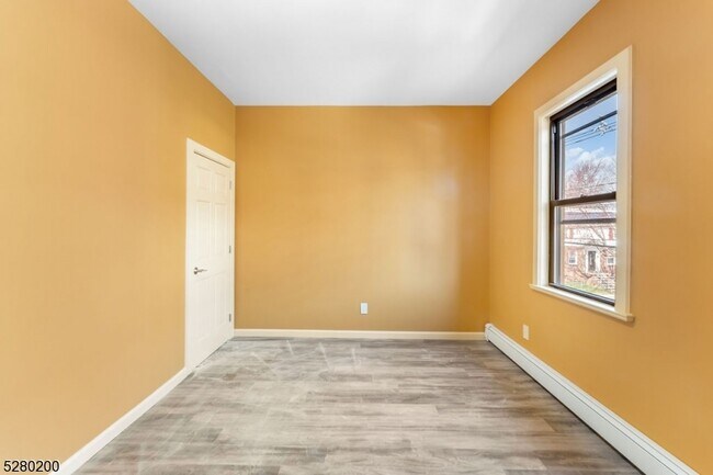 Building Photo - 116 Paine Ave