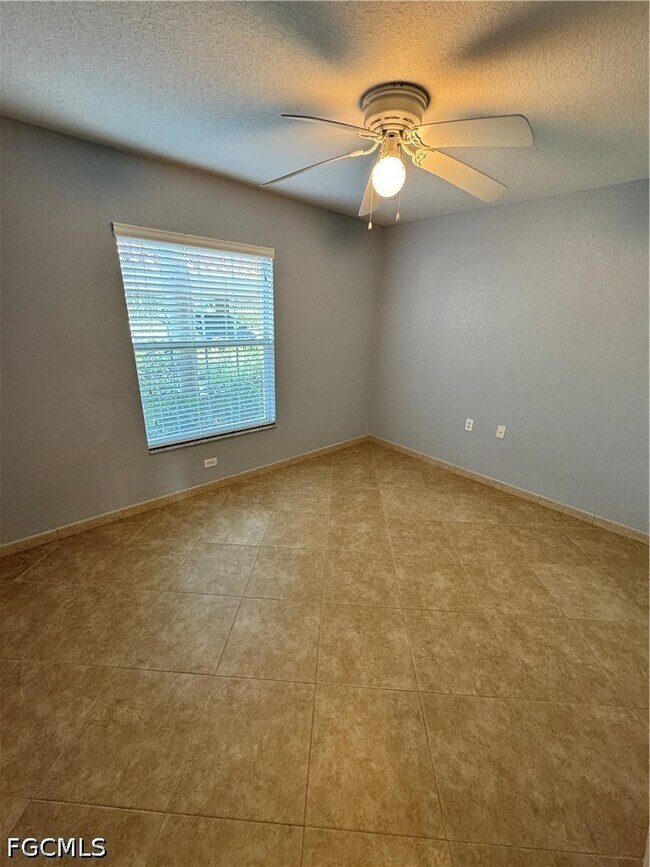 Building Photo - 26700 Rosewood Pointe Dr