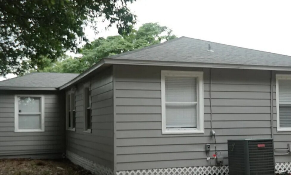Building Photo - 1743 Mayfair Rd