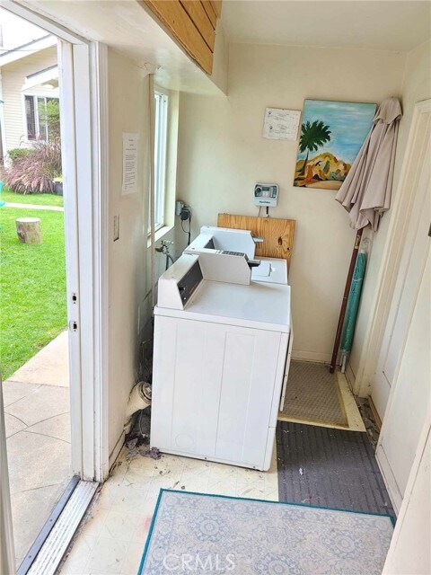 Building Photo - 2901 E Mariquita St