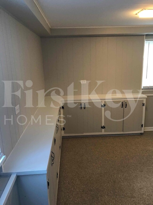 Building Photo - 17621 Grandview Dr