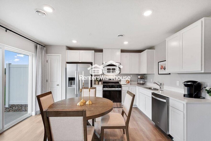 Building Photo - 17520 Driscoll Pl