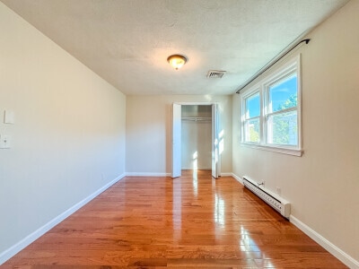 Building Photo - 74 Dunboy St