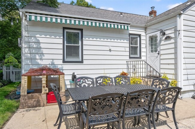 Building Photo - 13 Prospect St