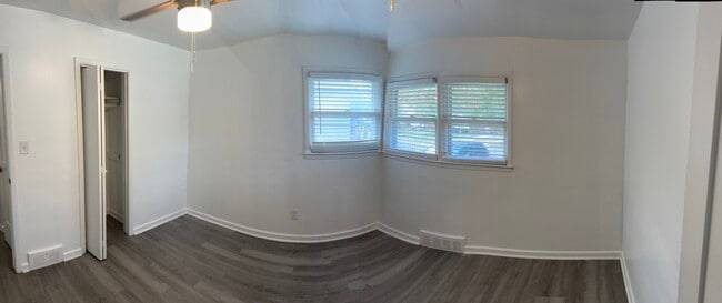 Building Photo - 915 Sunningdale Dr