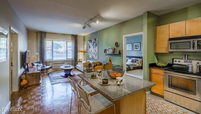 Building Photo - 45 Riverwalk Pl