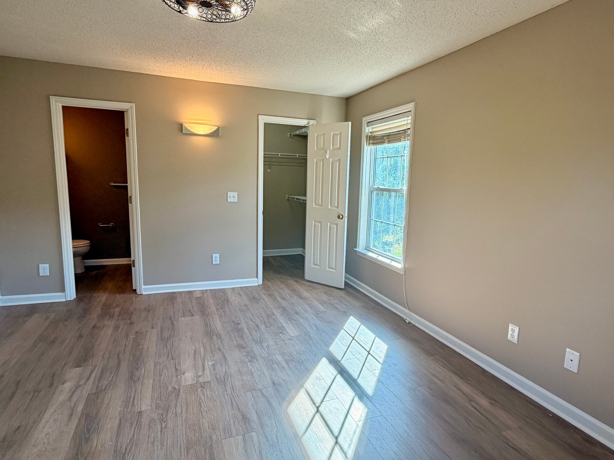 Building Photo - 631 Mill Pond Ct