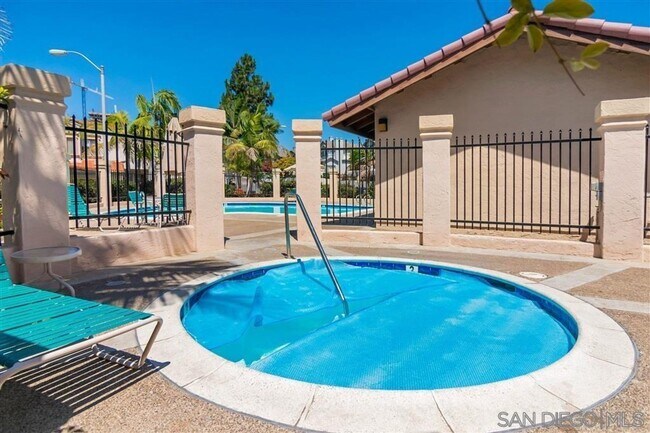 Building Photo - Beautiful 2bd/2bath townhome in Cambridge Terrace Community.