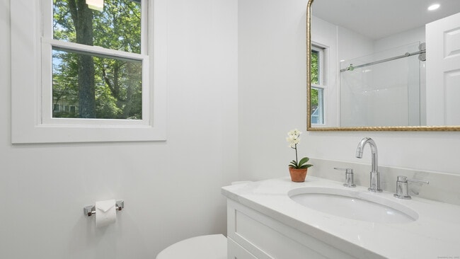 Building Photo - 23 Valley View Ln