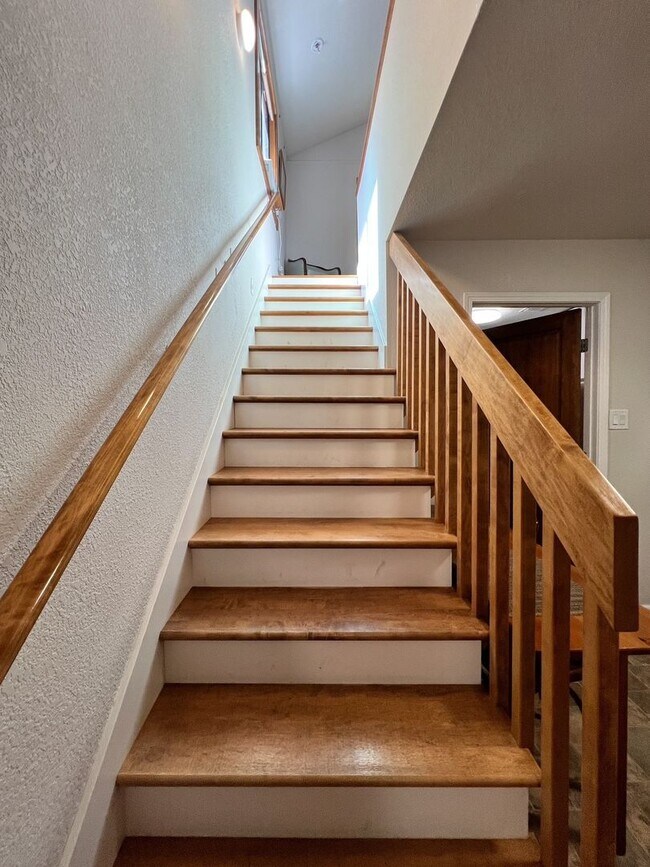 Building Photo - 3138 Browns Valley Rd