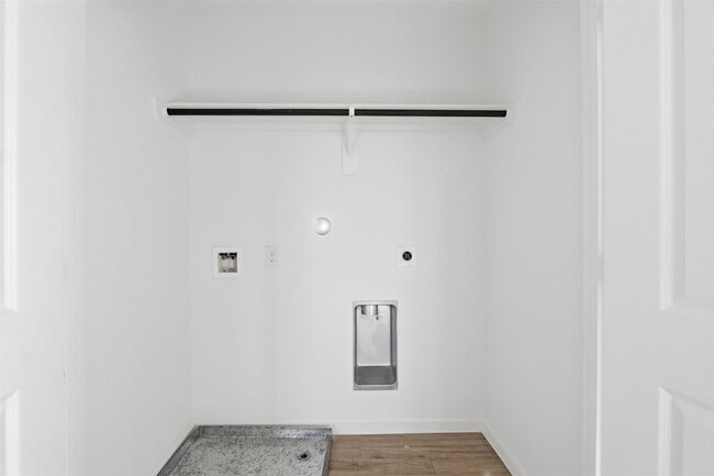 Building Photo - 21006 Longwitton Ln