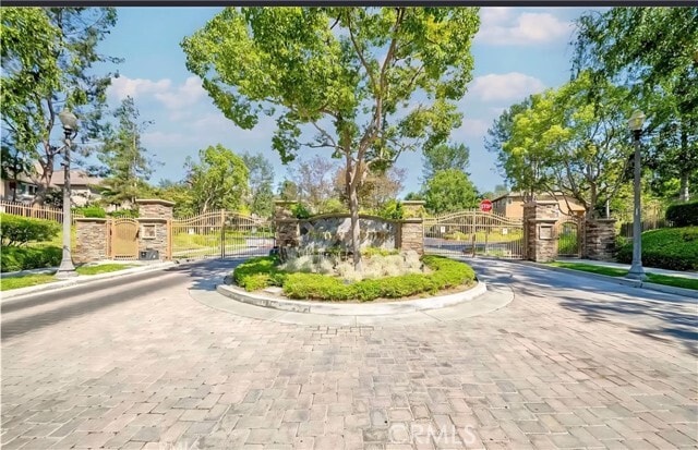 Building Photo - 13759 Francisco Dr