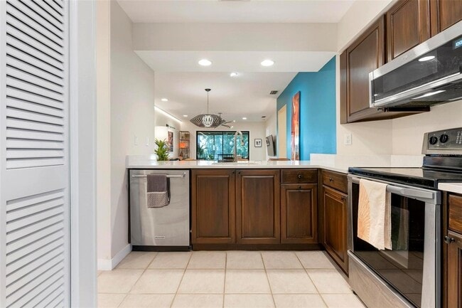 Building Photo - 5797 Avista Dr