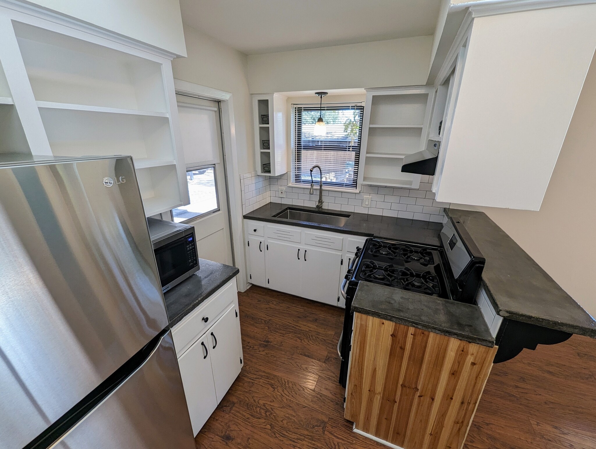 Building Photo - 504 Long Bow Ln