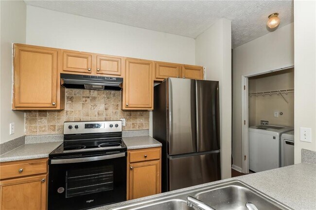 Building Photo - 6076 Camden Forrest Dr