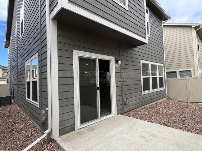 Building Photo - 7839 Lathrop Vw