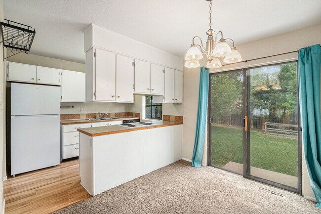 Building Photo - 906 Mansfield Dr