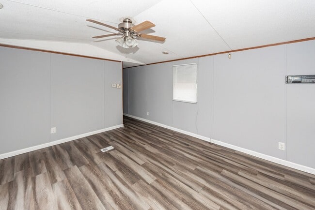 Building Photo - 2 Bedroom, 1 Bathroom Home in Charleston Farms - North Charleston