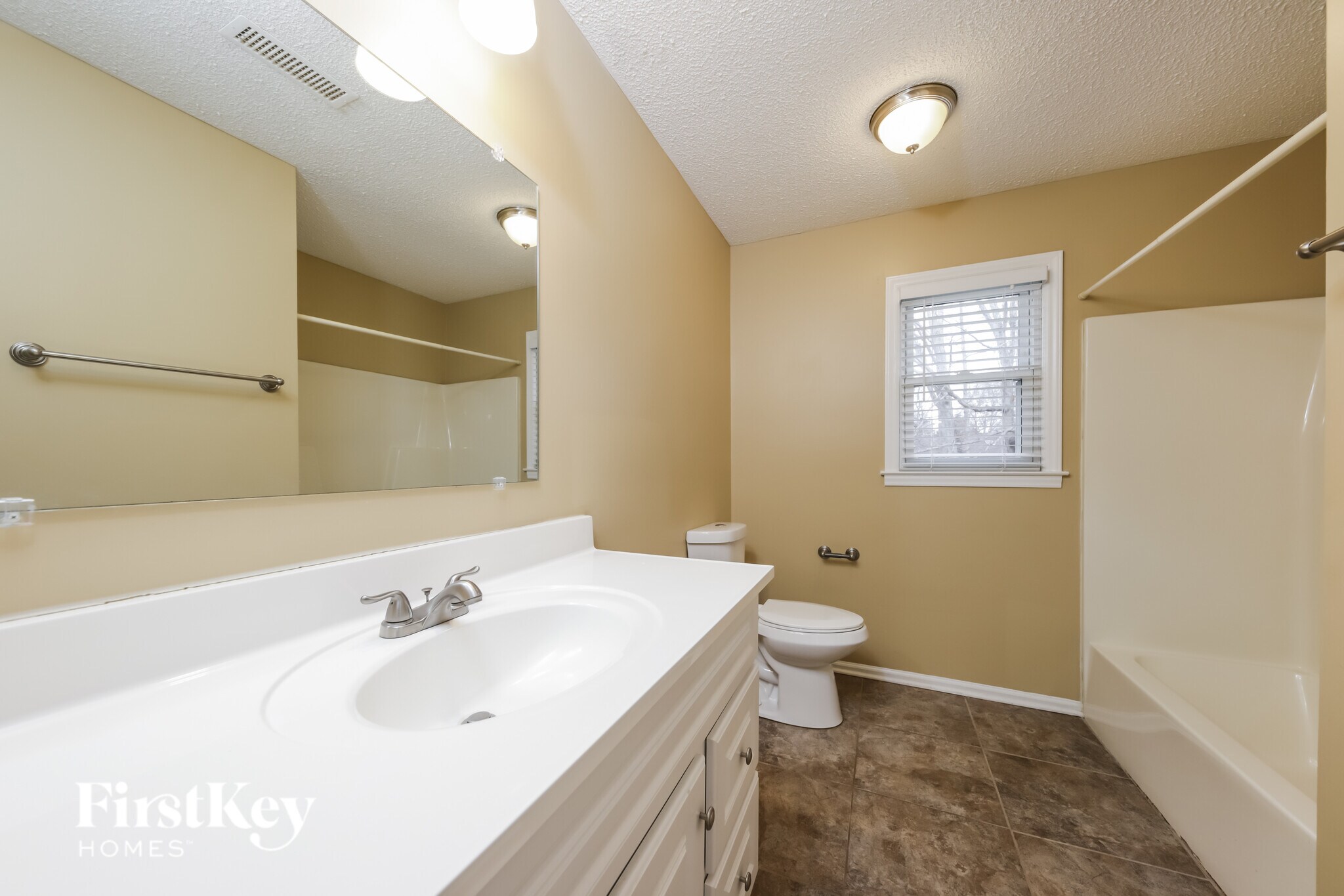 Building Photo - 160 Rhyne Ct