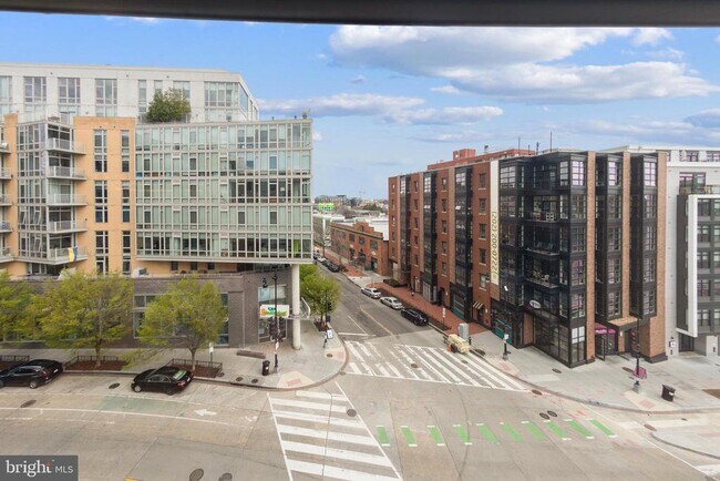 Building Photo - 1414 Belmont St NW