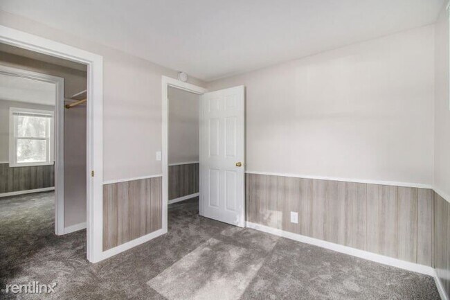Building Photo - 2 br, 1 bath Duplex - 4214 Branch Ave