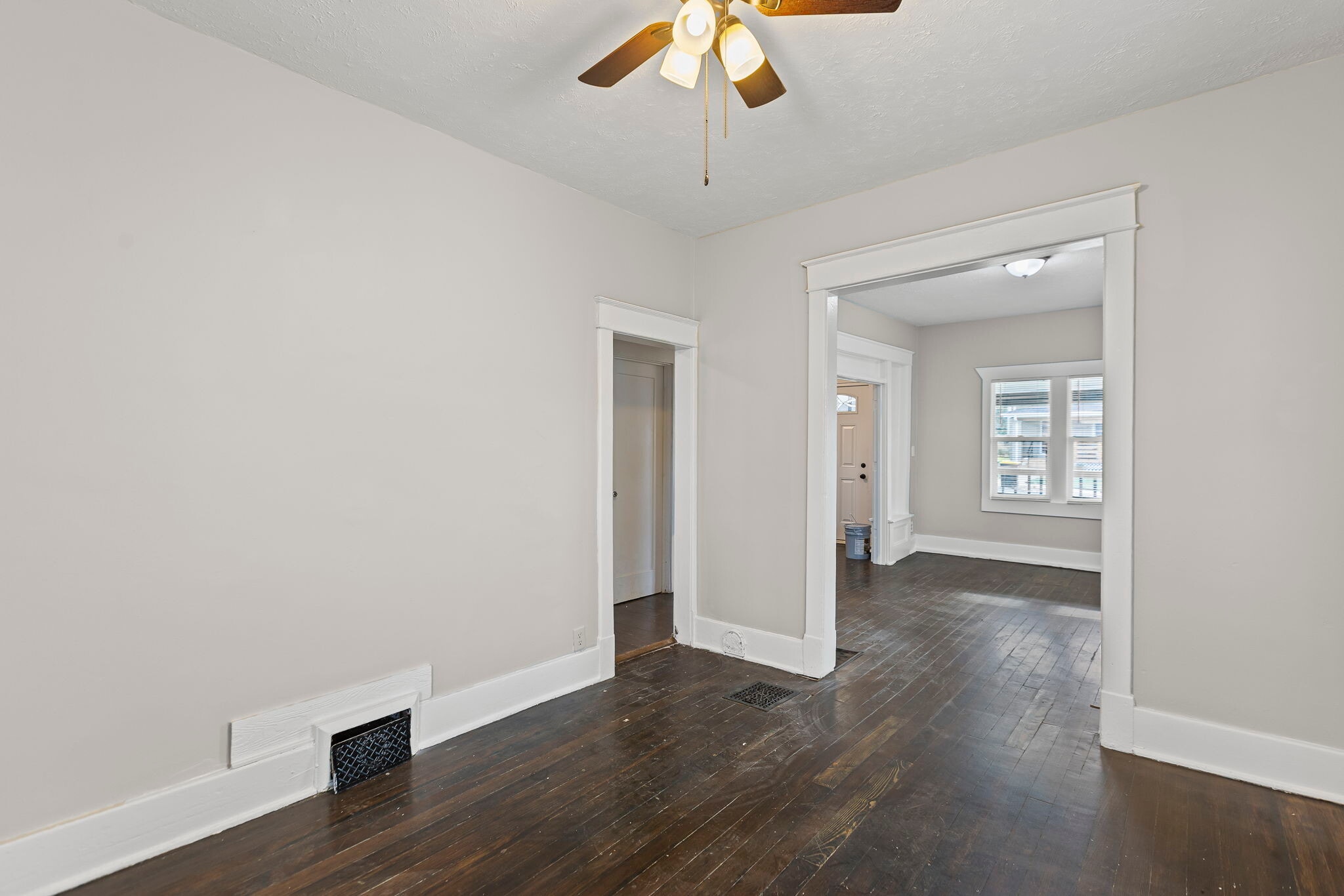 Building Photo - 336 N Hardesty Ave