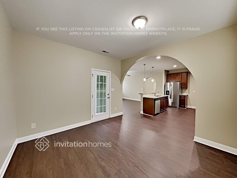 Building Photo - 6473 Hove Rd