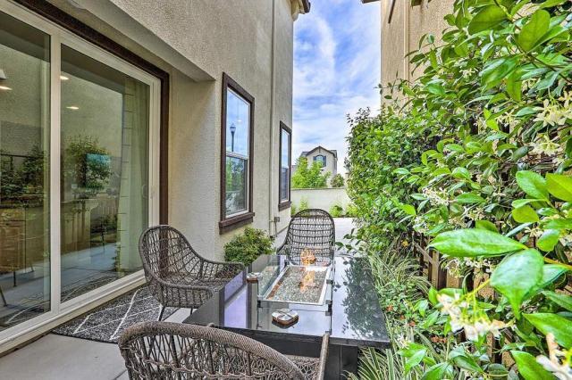 Building Photo - 3 bedroom in Roseville CA 95747