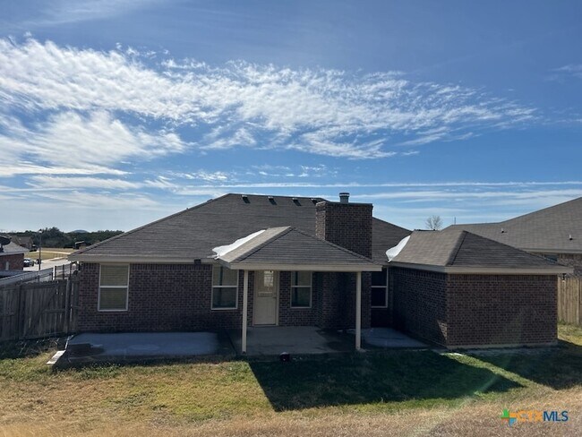 Building Photo - 9911 Diana Dr