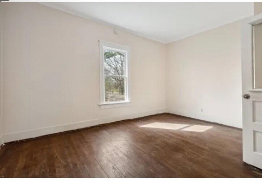 Extra living room 1 - 8457 E Kerrville Rosemark Rd