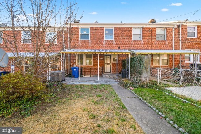 Building Photo - 3426 Parklawn Ave