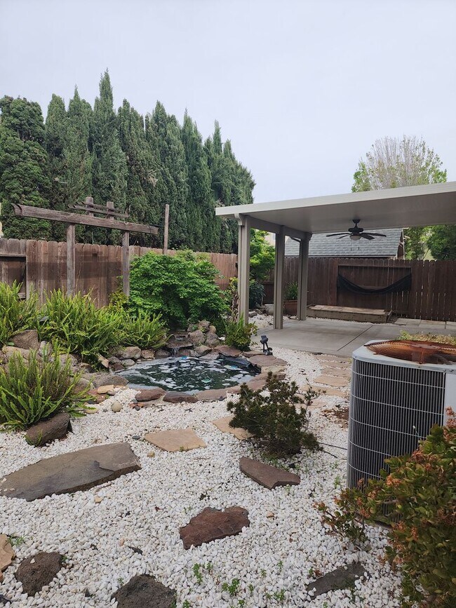 Building Photo - 5 Bedroom 3 Bathroom with 3 car Garage in the Sylvan School District