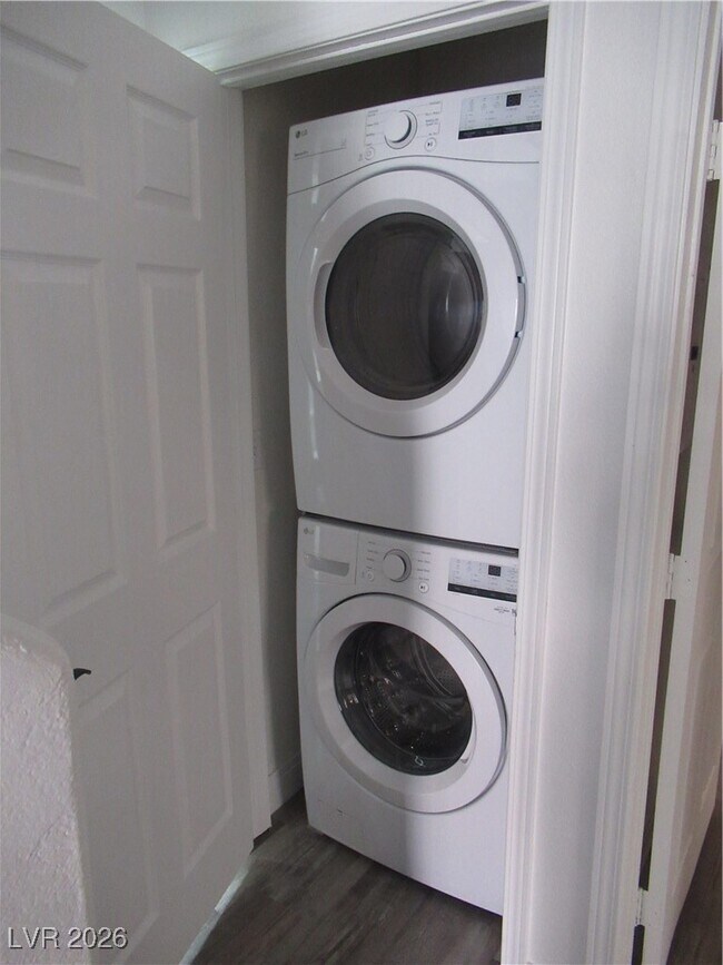 Building Photo - 5125 W Reno Ave