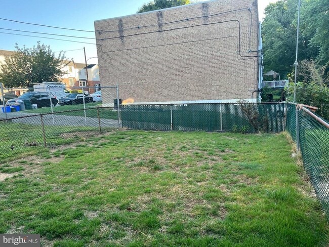 Building Photo - 4417 Crossland Rd