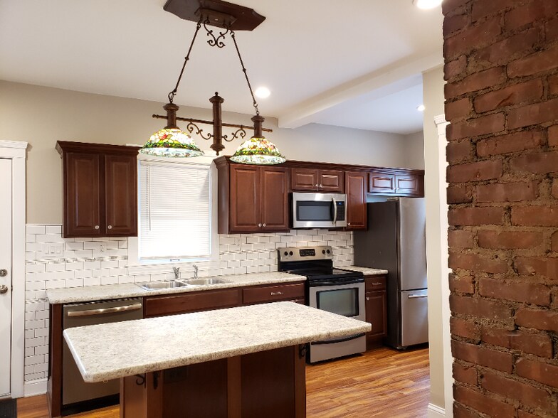 Building Photo - 3192 W 14th St