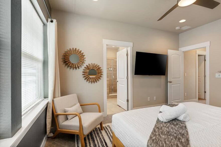 Building Photo - 9912 E 61st Ave