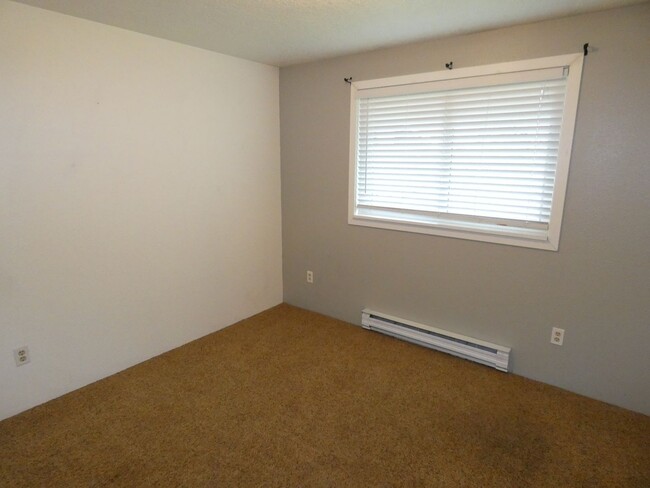 Building Photo - APPLICATION PENDING - West Side Wonderful!