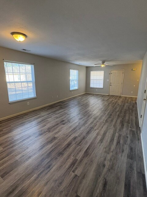 Building Photo - 104 Evergreen Dr