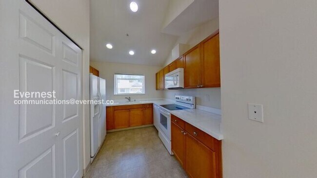 Building Photo - 1522 196th St SE