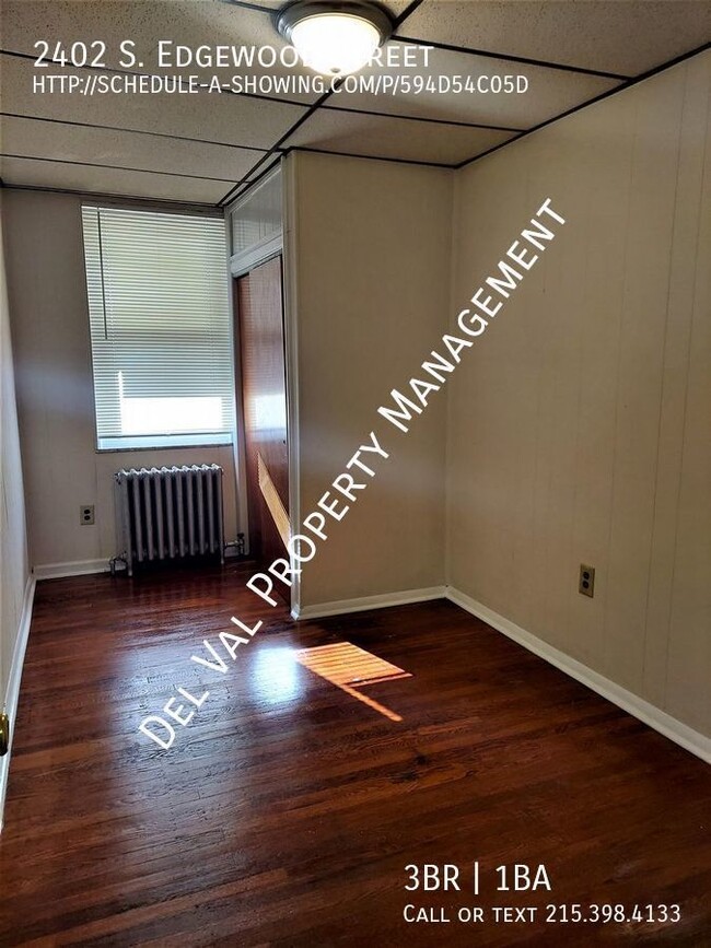 Building Photo - End-Unit, 3-BD, 1.5-BTH, Townhouse for Ren...