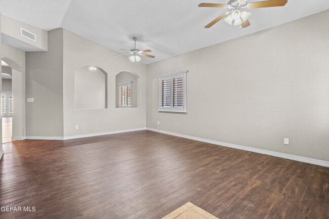 Building Photo - 3236 Sunset Point Dr
