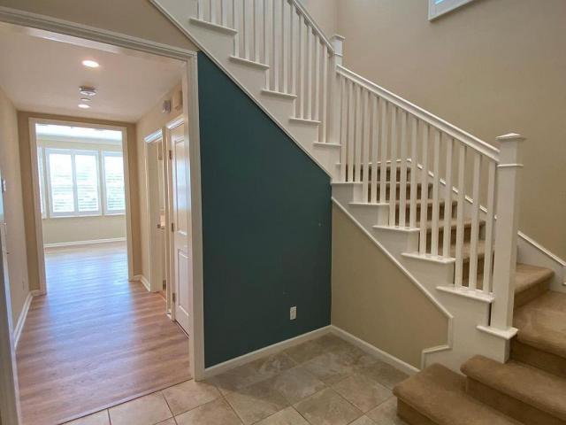 Building Photo - 3 bedroom in Irvine CA 92620